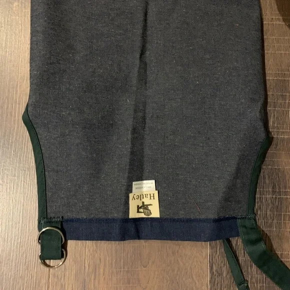 NWOT Adult Hayley apron. - Picture 3 of 3